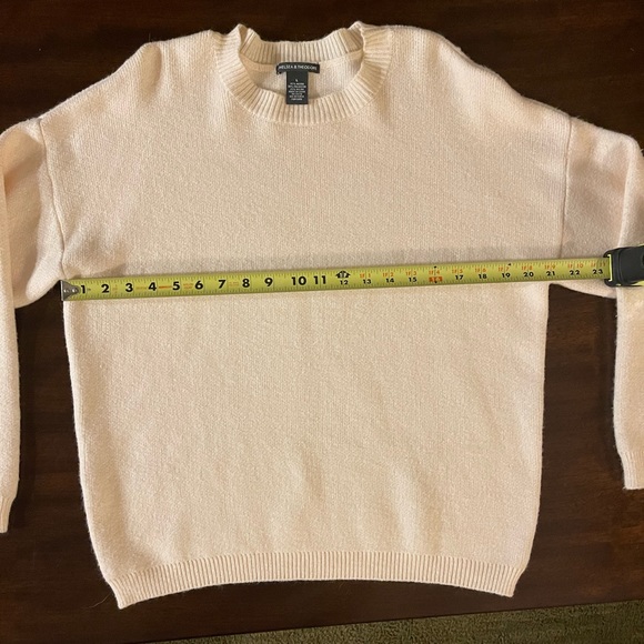NWOT! Chelsea & Theodore, Cream Sweater - Picture 6 of 8